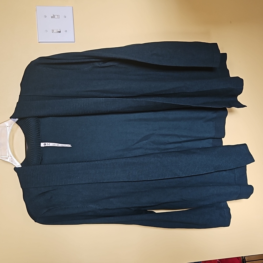 Leo & Nicole PXL Woman dark green cardigan like new
